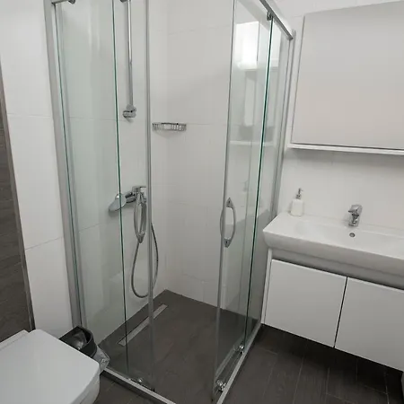Mert Hotel *